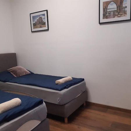 Varalja Apartman Тата Экстерьер фото